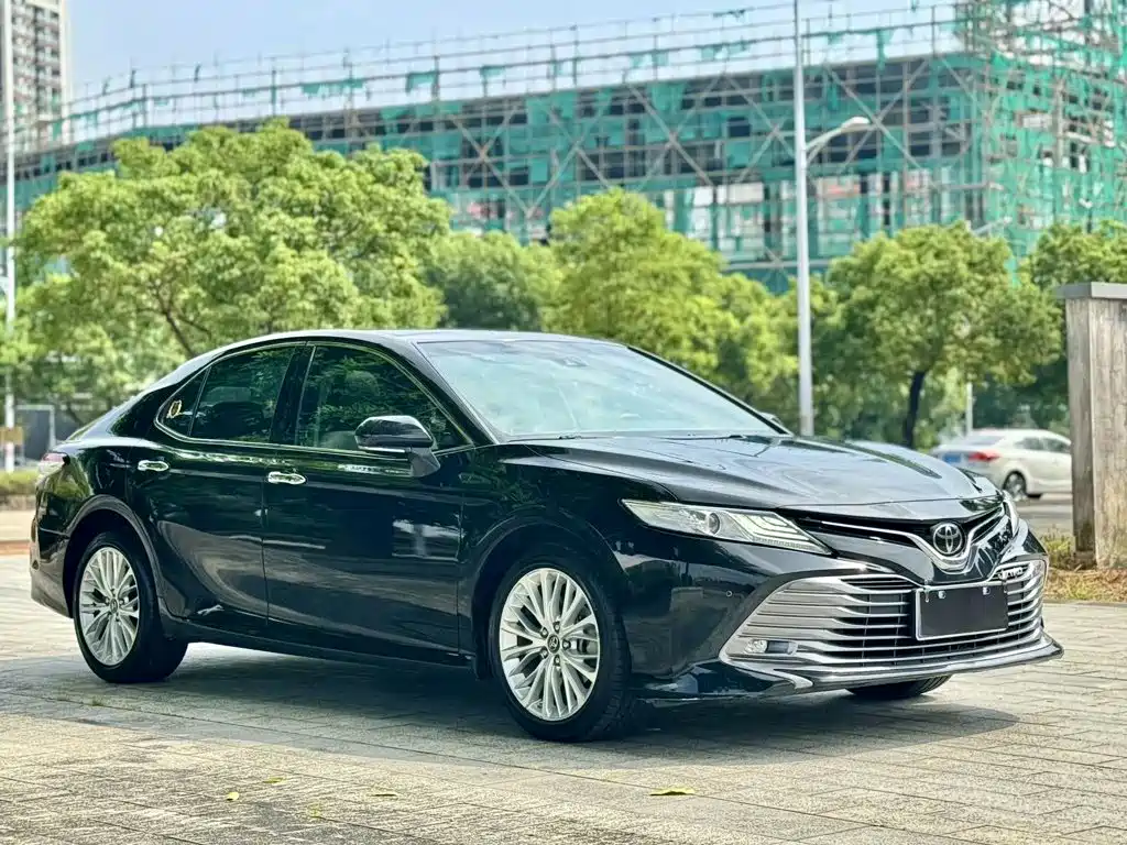 Toyota Camry — миниатюра 3