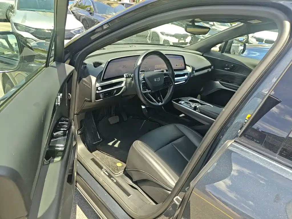 Cadillac Lyriq — миниатюра 16