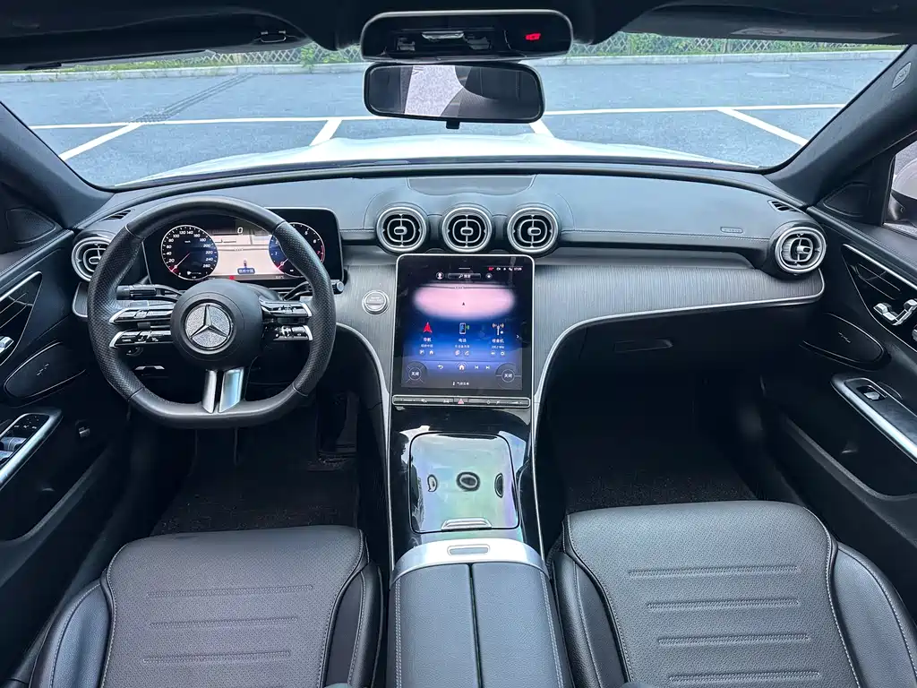 Mercedes-Benz C-Class — миниатюра 6