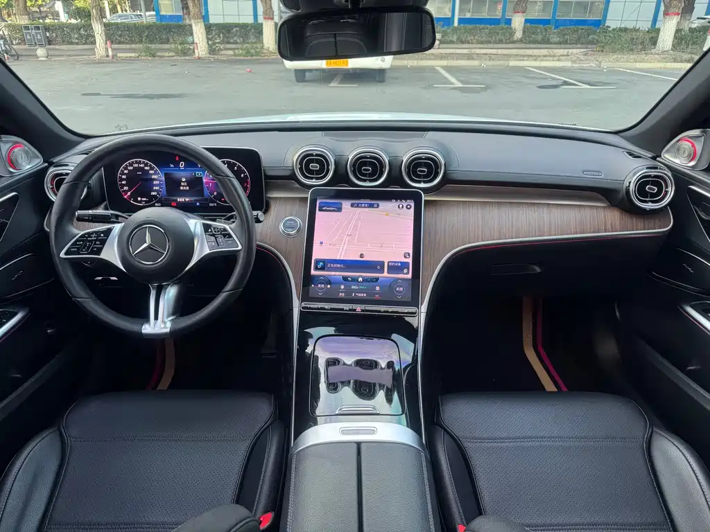 Mercedes-Benz C-Class — миниатюра 6