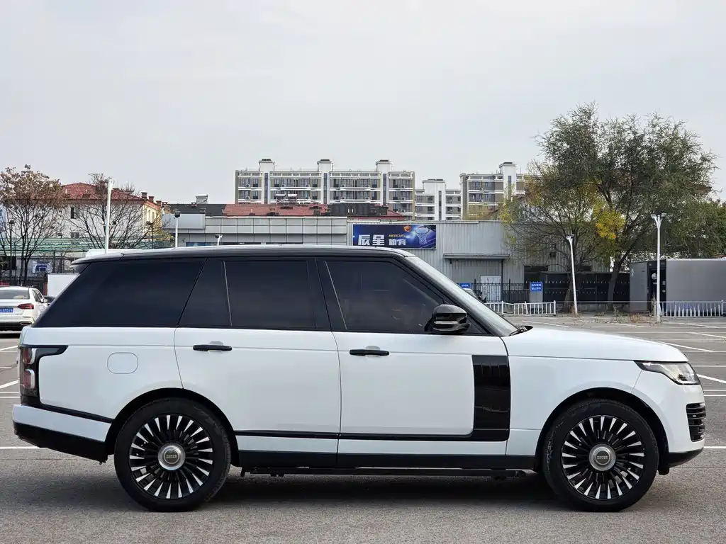 Land Rover Range Rover — миниатюра 8