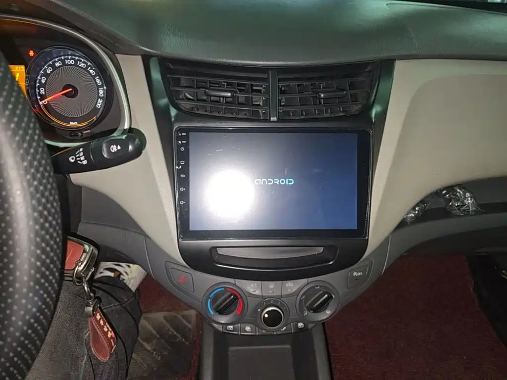 Chevrolet Sail — миниатюра 13
