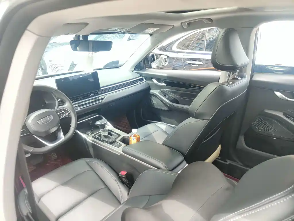 Geely Emgrand — миниатюра 12