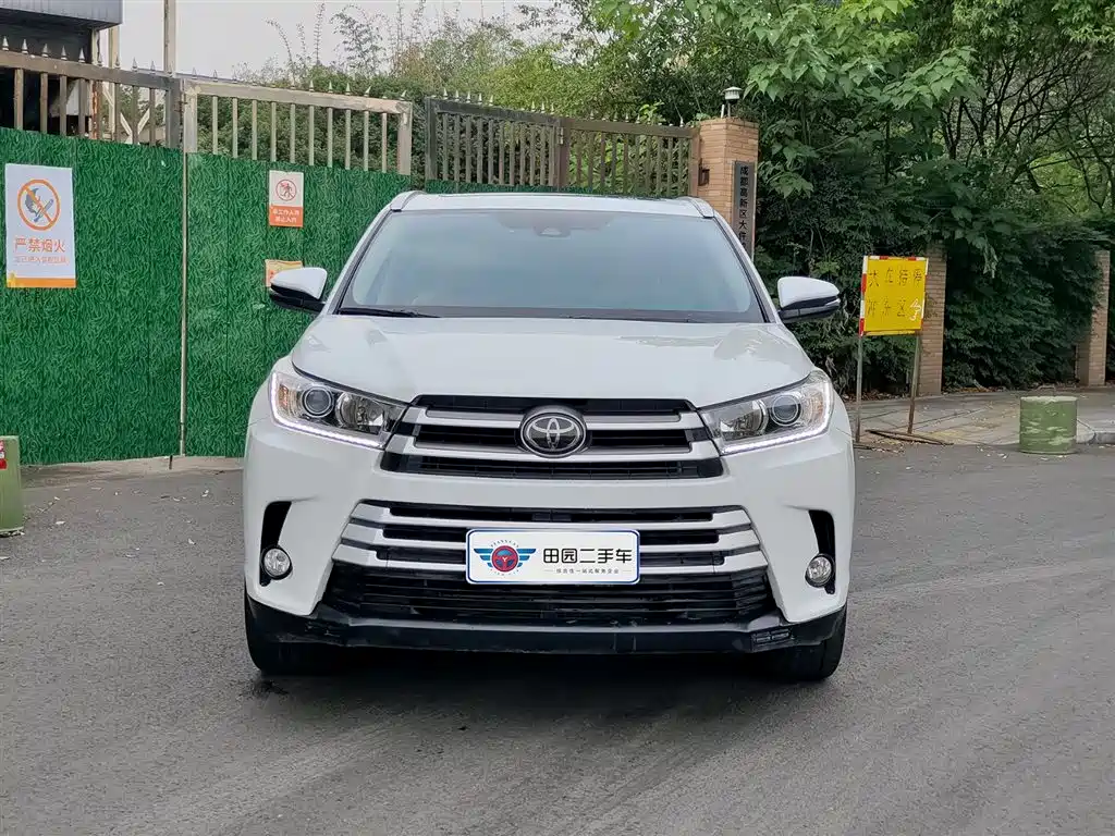 Toyota Highlander 2018 2.0T Luxury 7 мест V