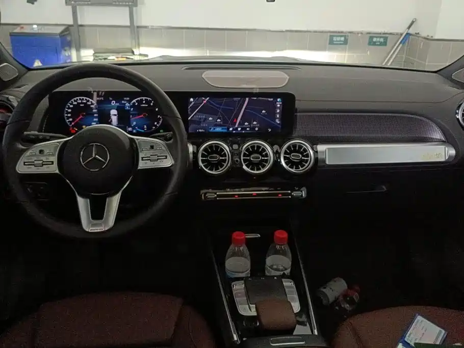 Mercedes-Benz GLB — миниатюра 12