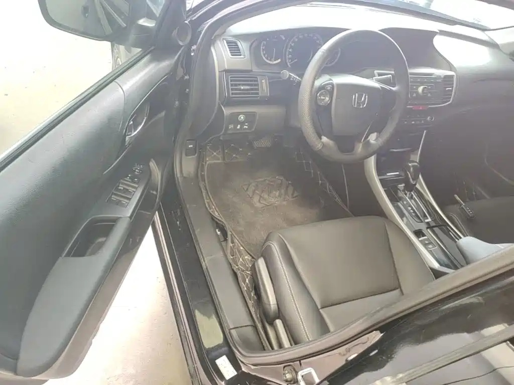 Honda Accord — миниатюра 16