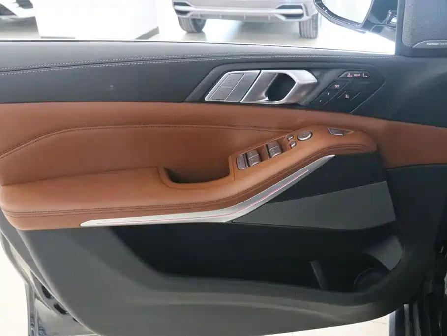 BMW X7 — миниатюра 14