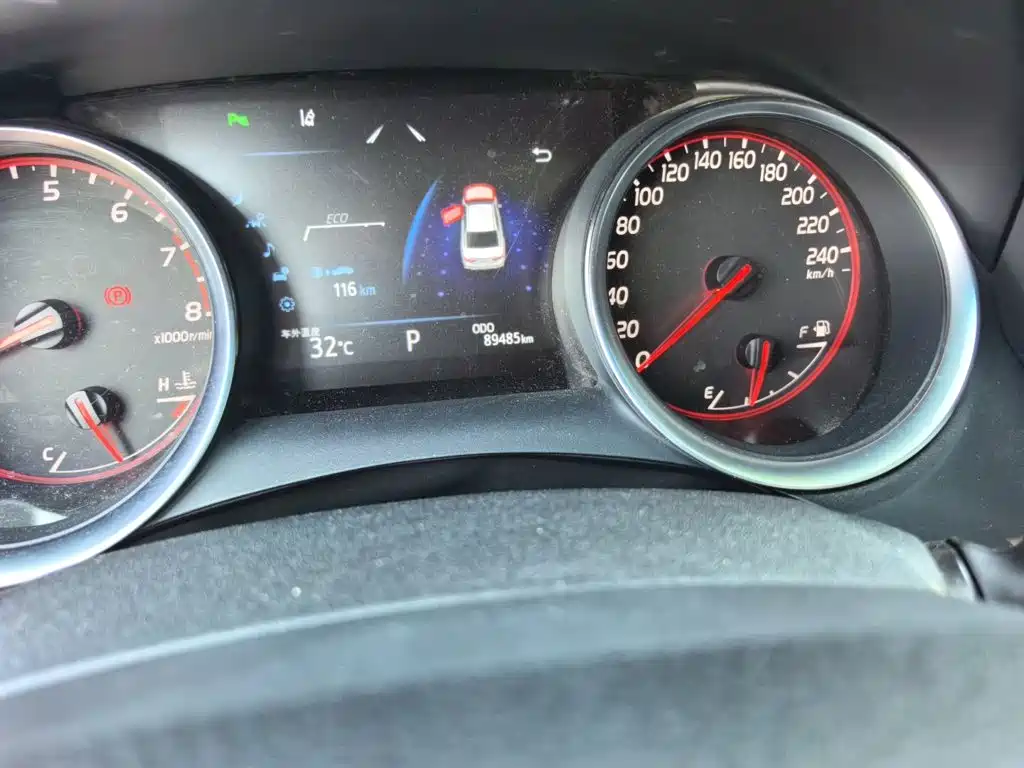 Toyota Camry — миниатюра 5