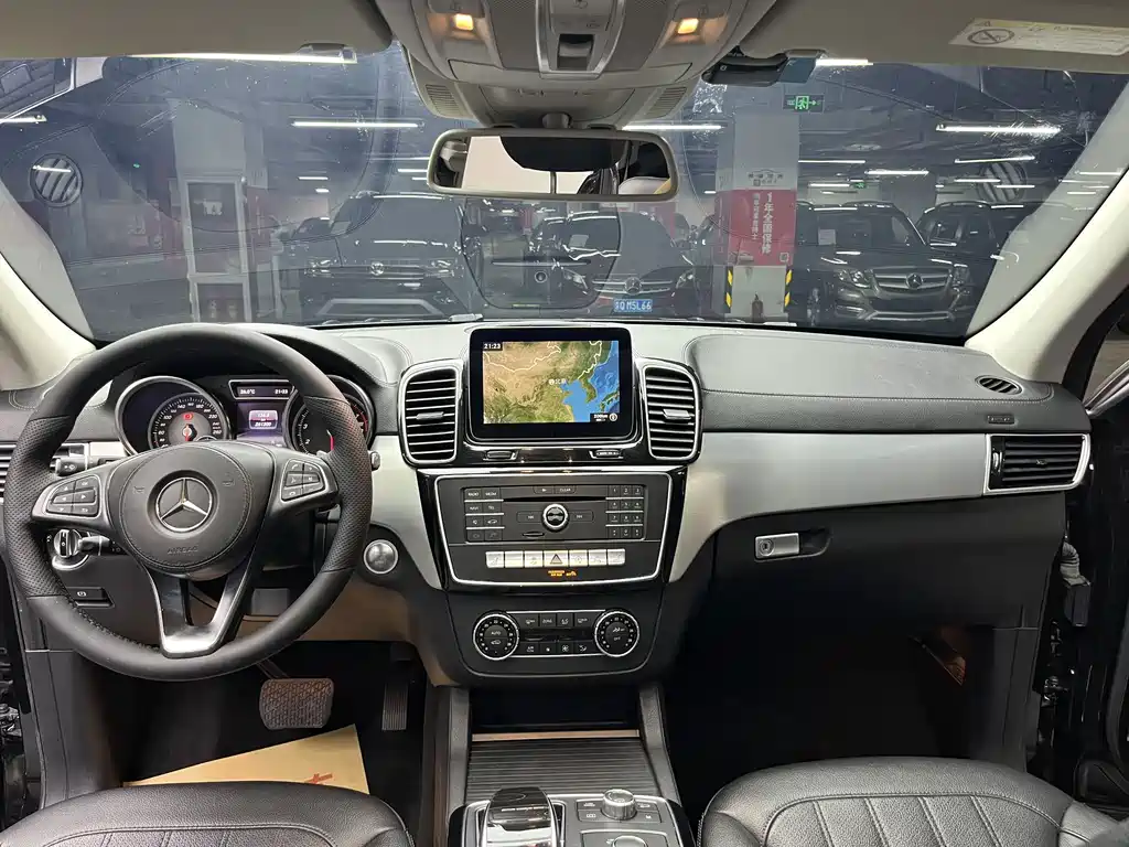 Mercedes-Benz GLS — миниатюра 26