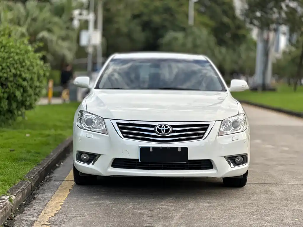 Toyota Camry — миниатюра 2
