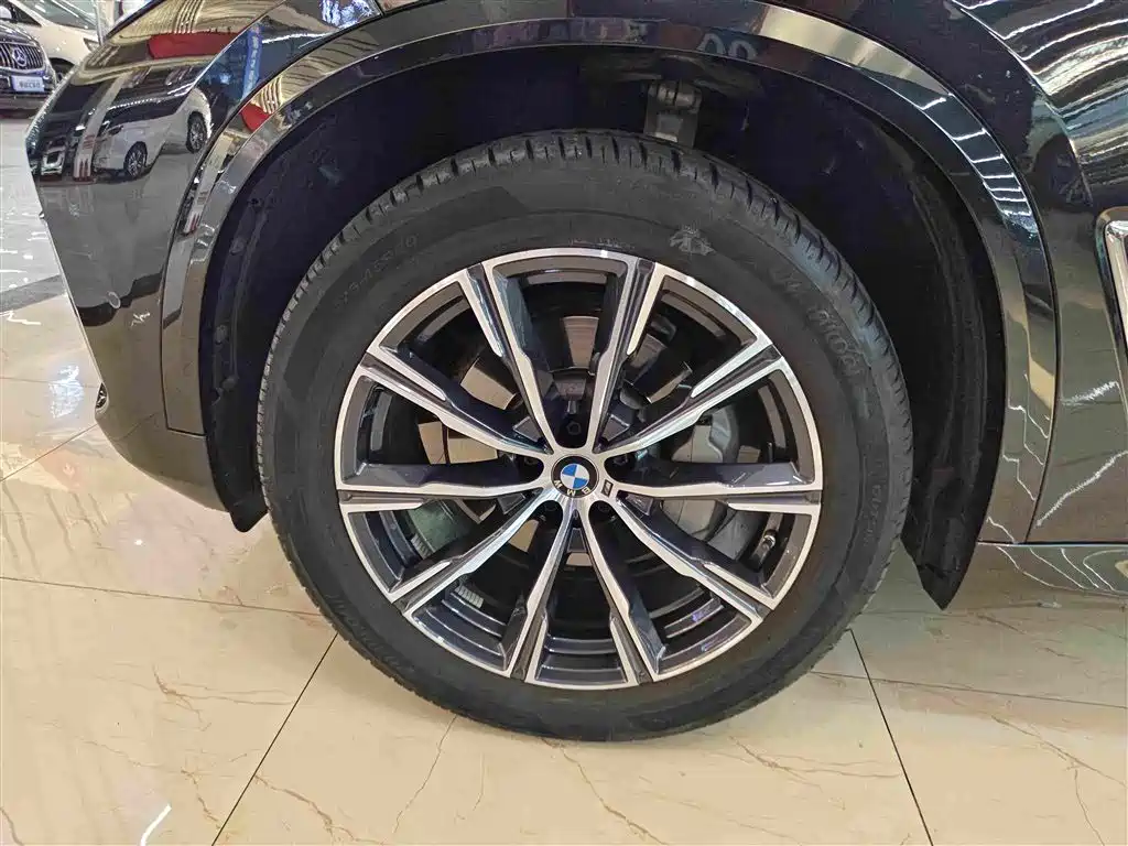 BMW X5 — миниатюра 10