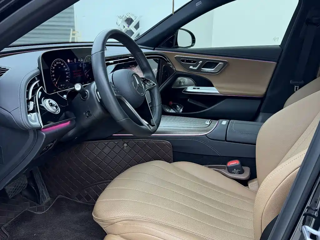 Mercedes-Benz E-Class — миниатюра 4