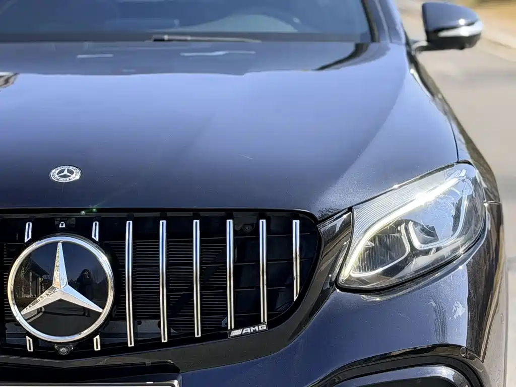 MERCEDES-BENZ GLC