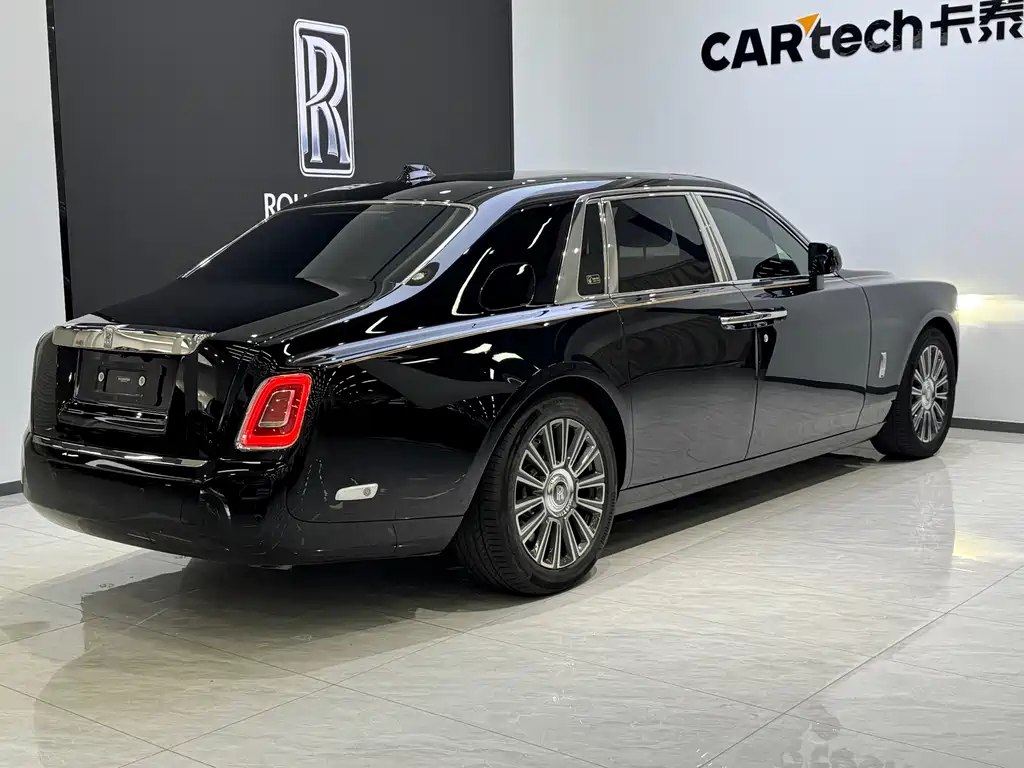 Rolls-Royce Phantom — миниатюра 6