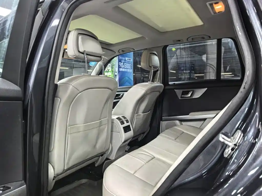 Mercedes-Benz GLK-Class (Import) — миниатюра 5