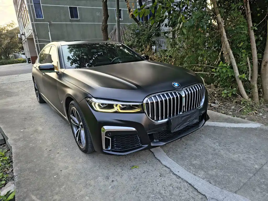 BMW 7 Series — миниатюра 3
