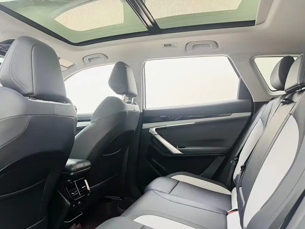 Geely Boyue L — миниатюра 22