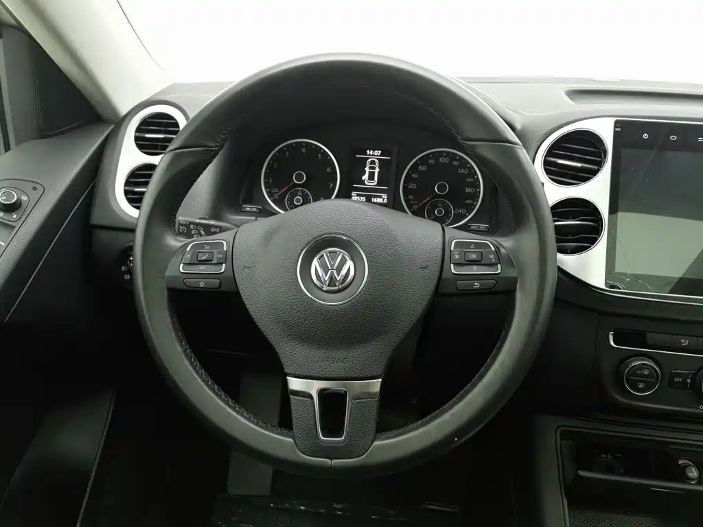 Volkswagen Tiguan — миниатюра 11