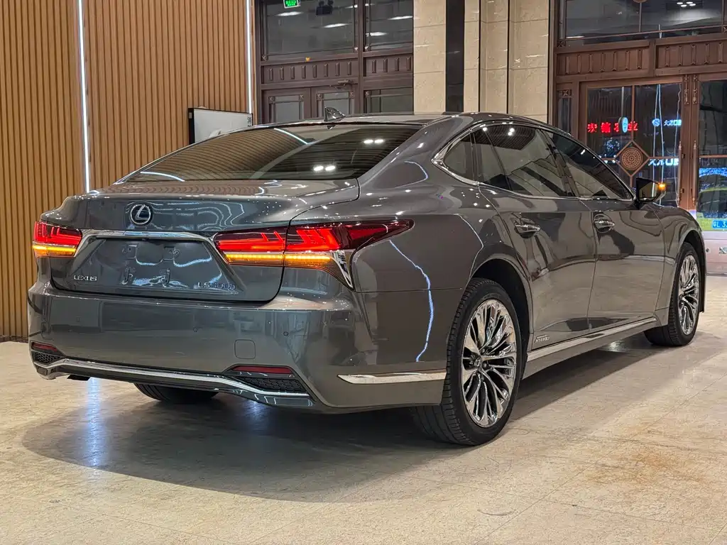 Lexus LS — миниатюра 4