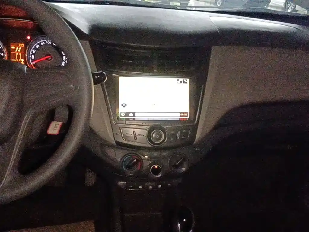 Chevrolet Sail — миниатюра 13