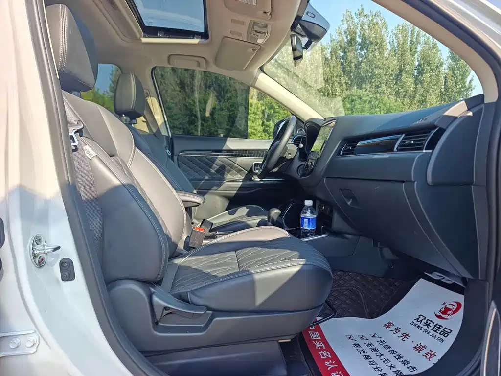 Mitsubishi Outlander — миниатюра 22