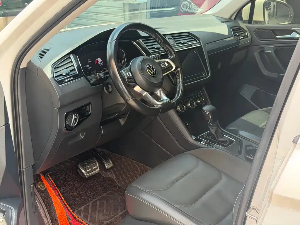 Volkswagen Tiguan L — миниатюра 4
