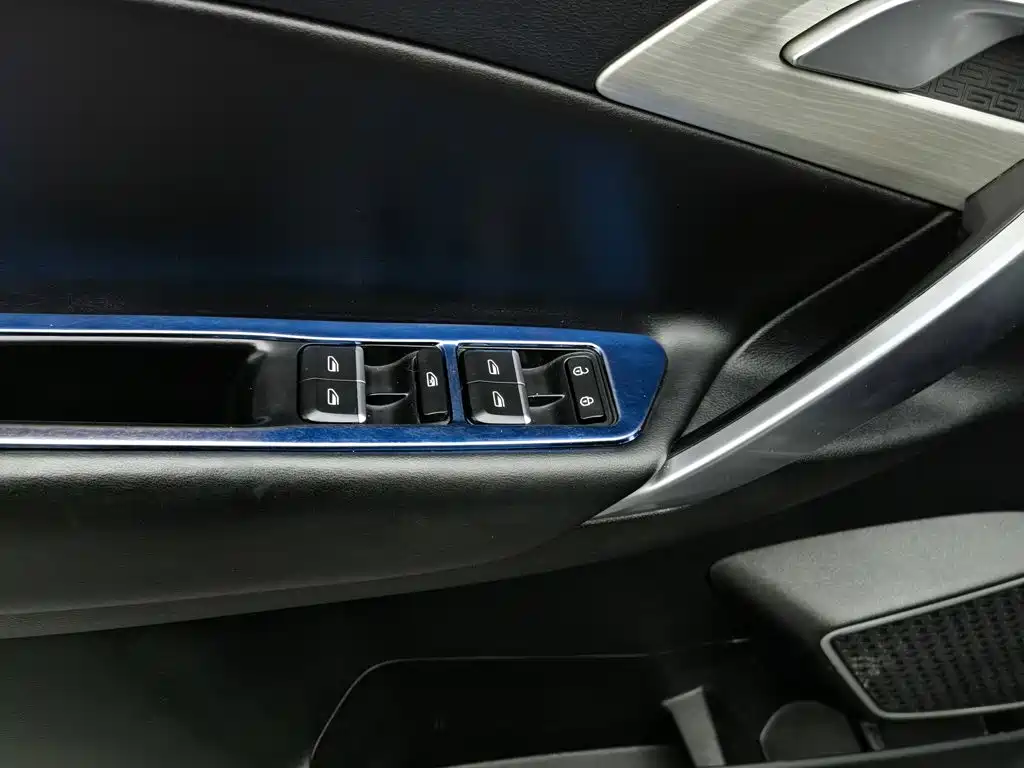 Geely Boyue — миниатюра 9
