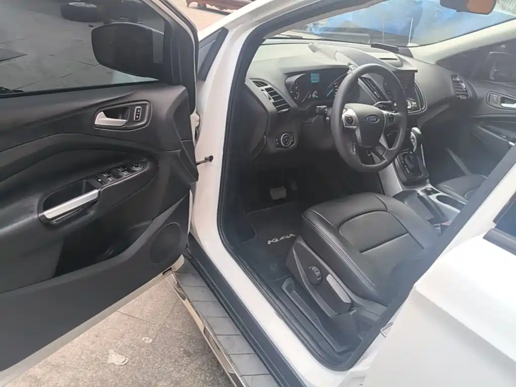 Ford Kuga — миниатюра 16