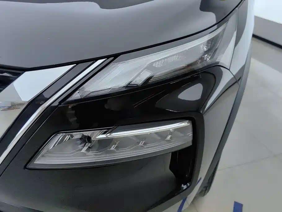 Nissan X-Trail — миниатюра 5