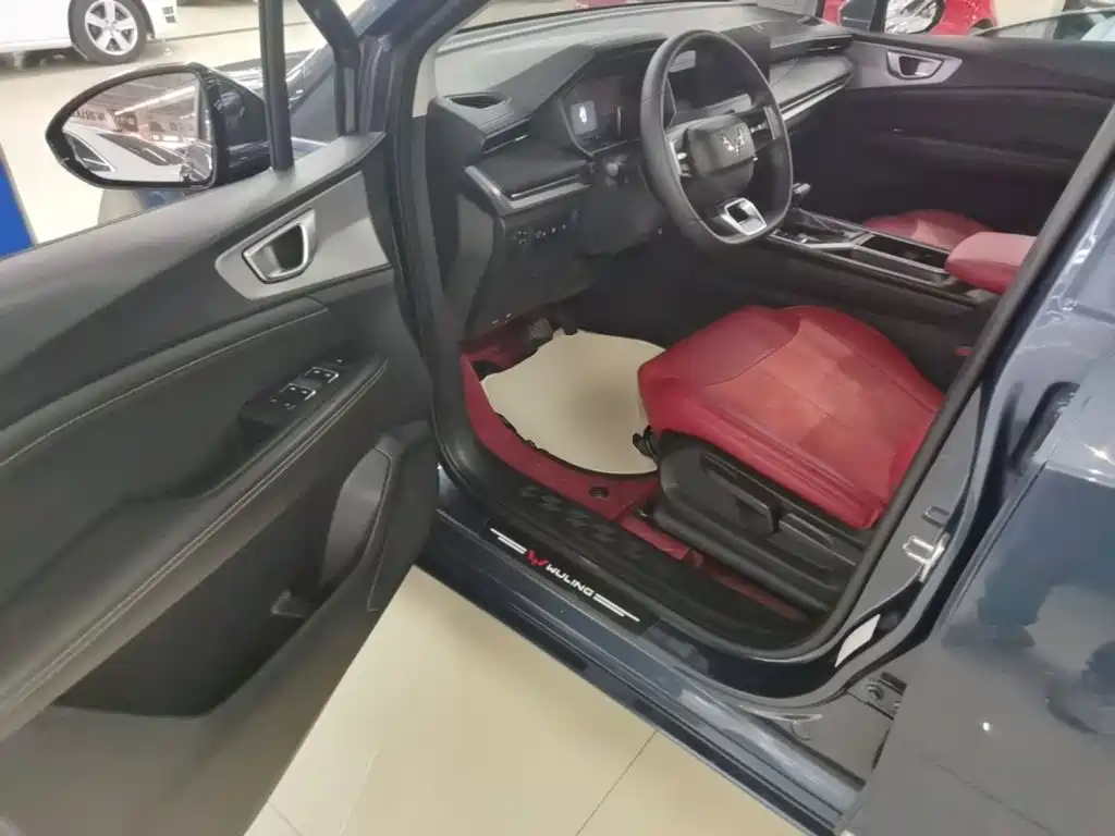 Wuling Jiachen — миниатюра 16