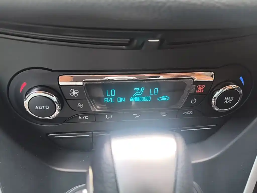 Ford Kuga — миниатюра 13