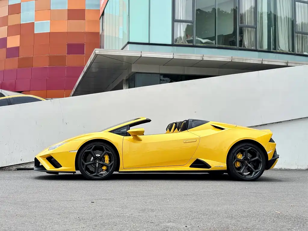 LAMBORGHINI HURACÁN