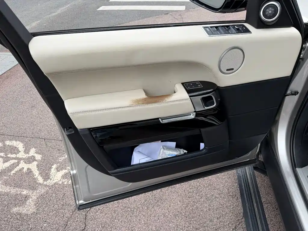 Land Rover Range Rover — миниатюра 6