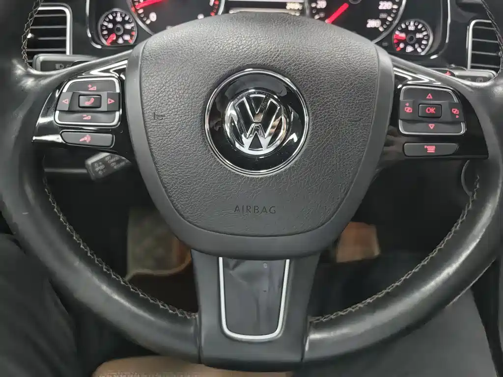 Volkswagen Touareg — миниатюра 16