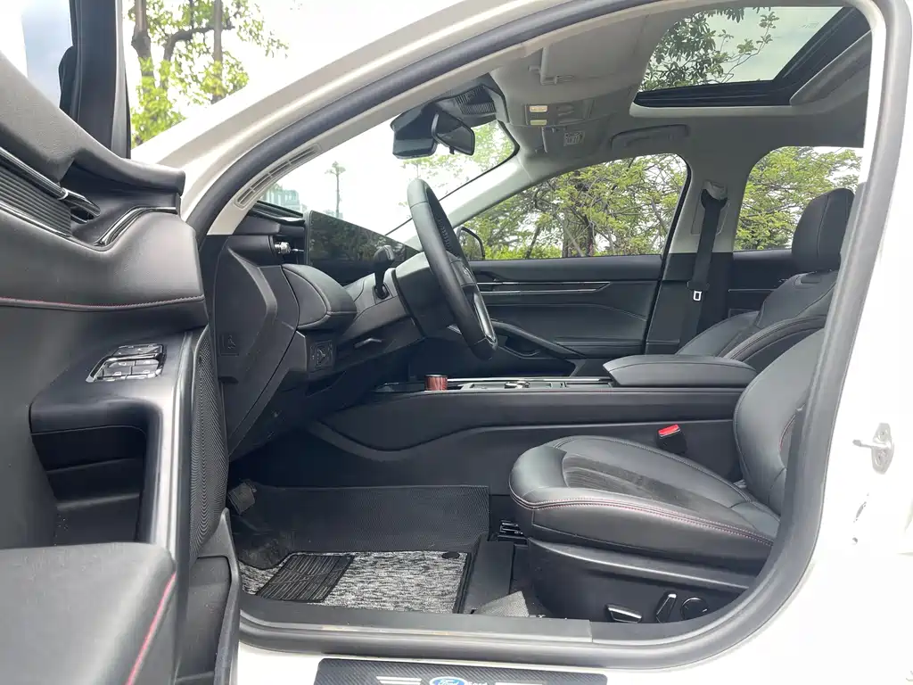 Ford Mondeo — миниатюра 7