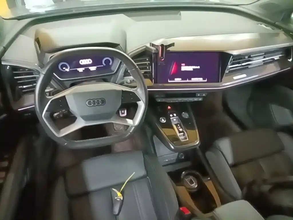 Audi Q4 e-tron — миниатюра 10