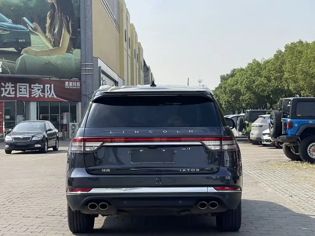 Lincoln Aviator — миниатюра 3
