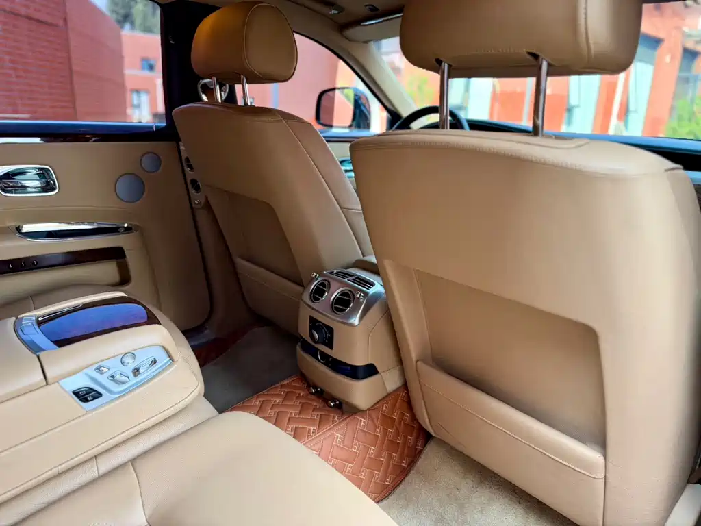 Rolls-Royce Ghost — миниатюра 17