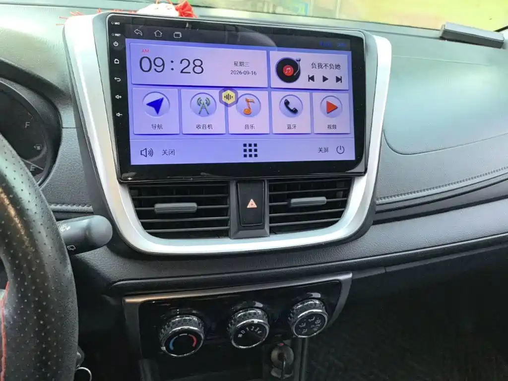 Toyota Yaris L — миниатюра 13