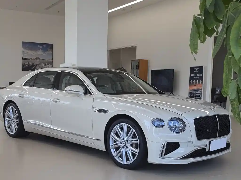 Bentley Flying Spur PHEV — миниатюра 3