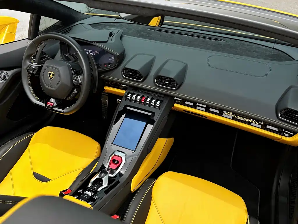 LAMBORGHINI HURACÁN