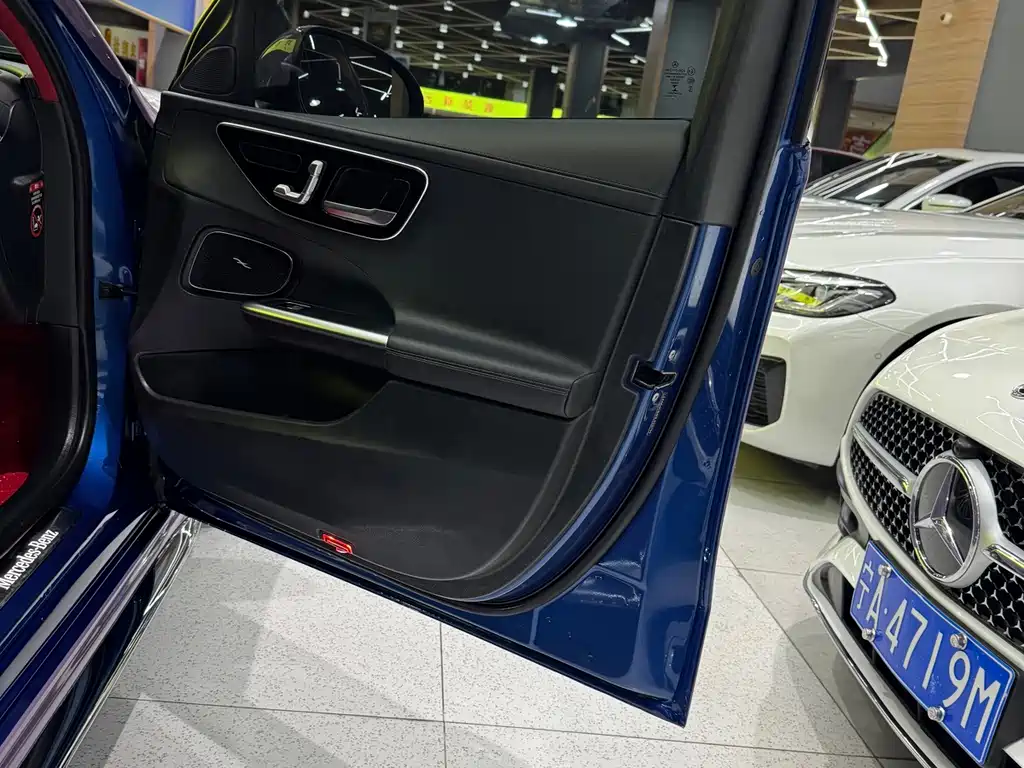 Mercedes-Benz C-Class — миниатюра 13