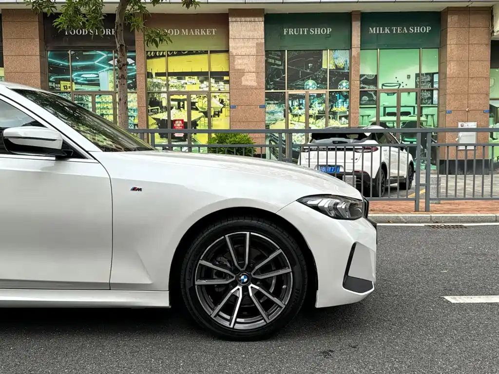 BMW 3 Series — миниатюра 6