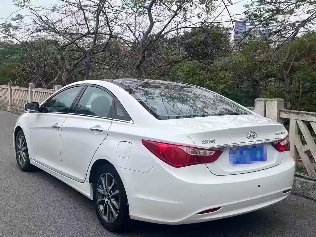 Hyundai Sonata — миниатюра 9