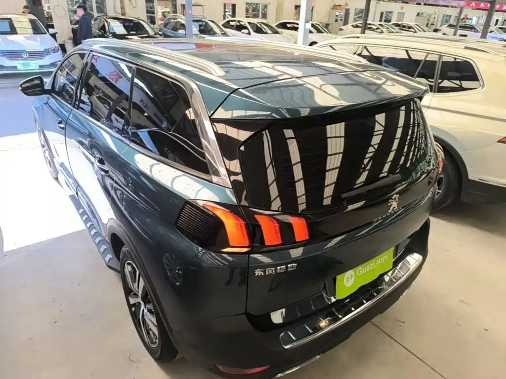 Peugeot 5008 — миниатюра 5