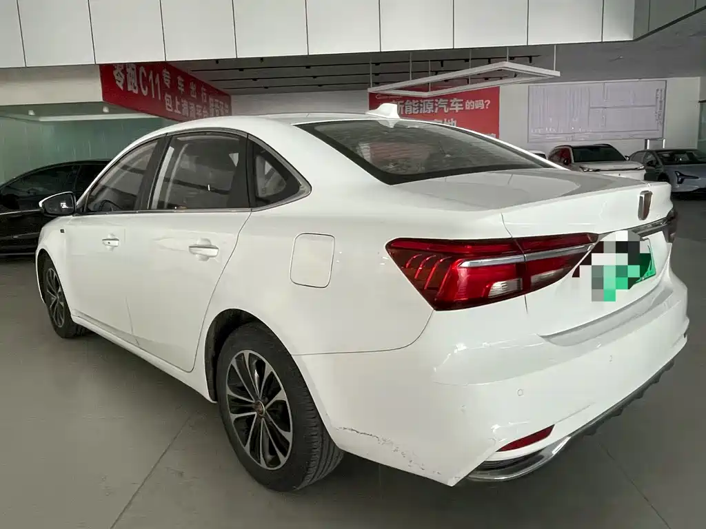 Roewe i6 New Energy — миниатюра 7