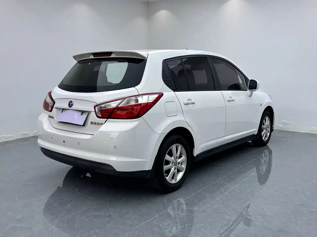 Venucia R50 — миниатюра 5