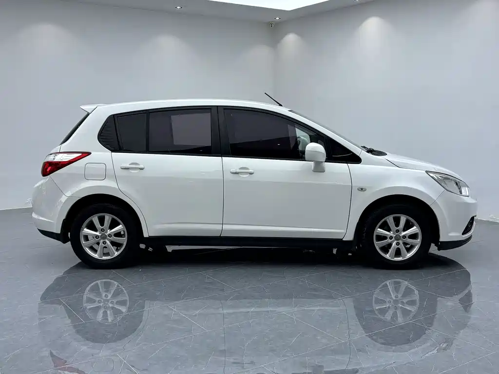 Venucia R50 — миниатюра 18