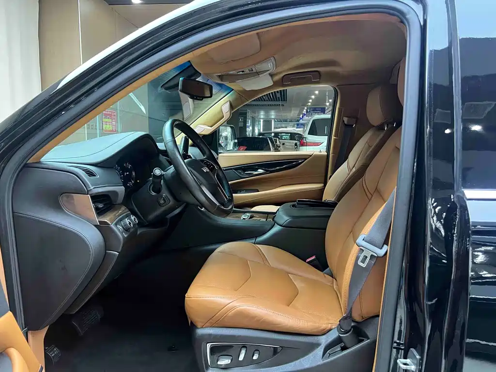 Cadillac Escalade — миниатюра 4