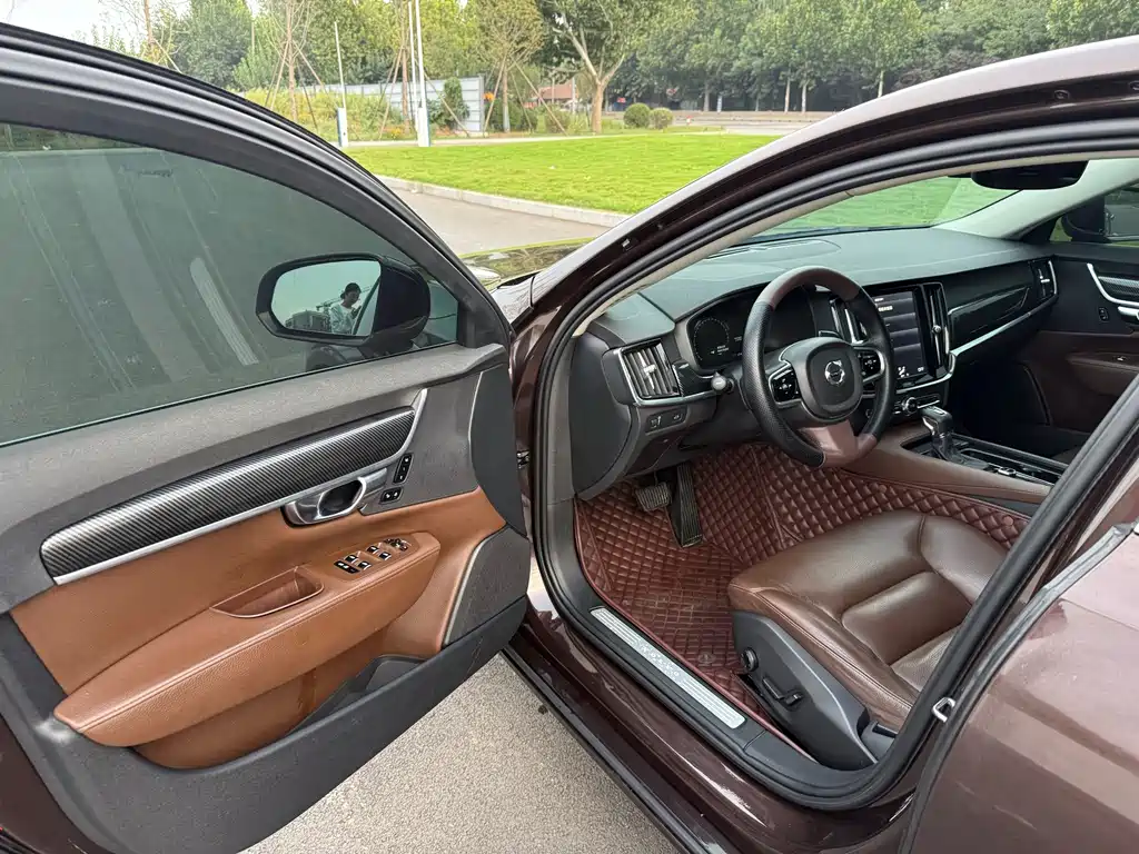 Volvo S90 — миниатюра 8